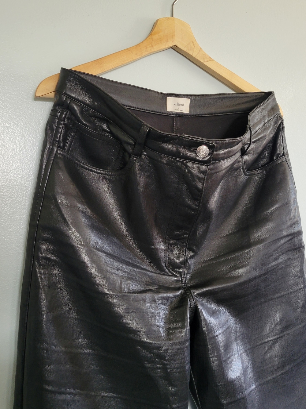🎈Sale🎈WILFRED Aritzia Black Straight-Leg Faux-Leather Pants SZ 12 - Picture 4 of 12